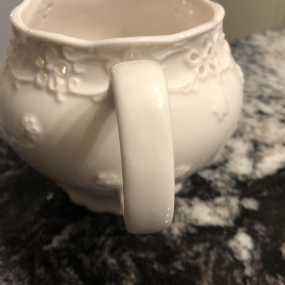 Gorgeous Grace's Teaware Creamer Ribbed vines & flowers White Ivory - Picture 4 of 7